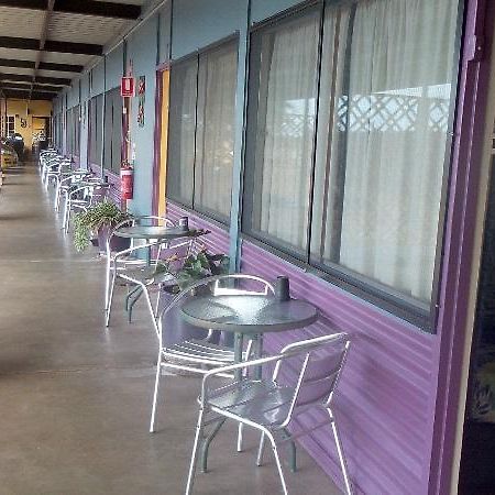 Reef Gardens Motel Proserpine Esterno foto