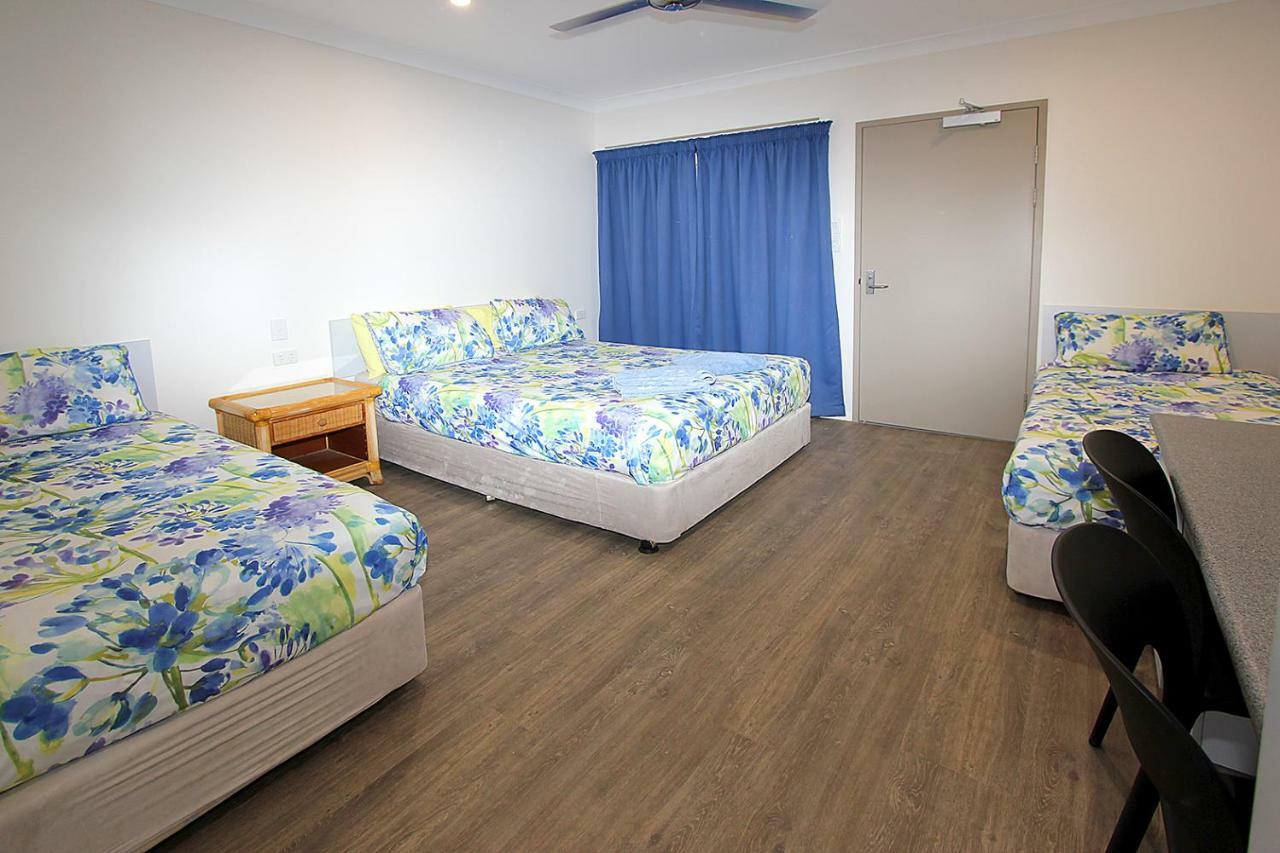 Reef Gardens Motel Proserpine Esterno foto