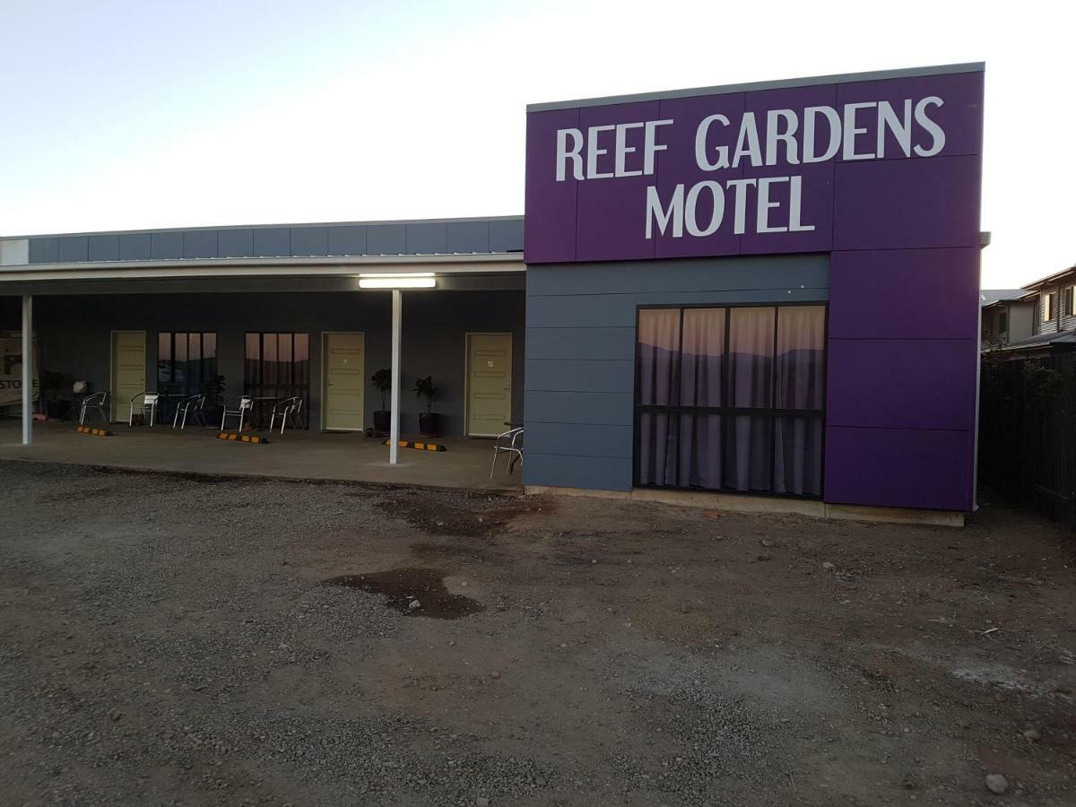 Reef Gardens Motel Proserpine Esterno foto